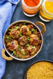 Bharwa Pyaz ki Sabzi