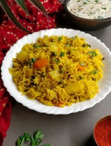 Aloo Matar ki Tehri Recipe