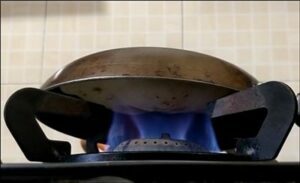 whole wheat tandoori roti on tawa